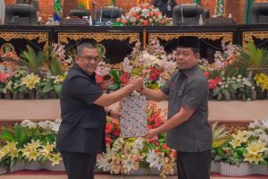  Dipimpin Syafaruddin Poti, DPRD Riau Gelar Rapat Paripurna Rekomendasi Bapemperda   